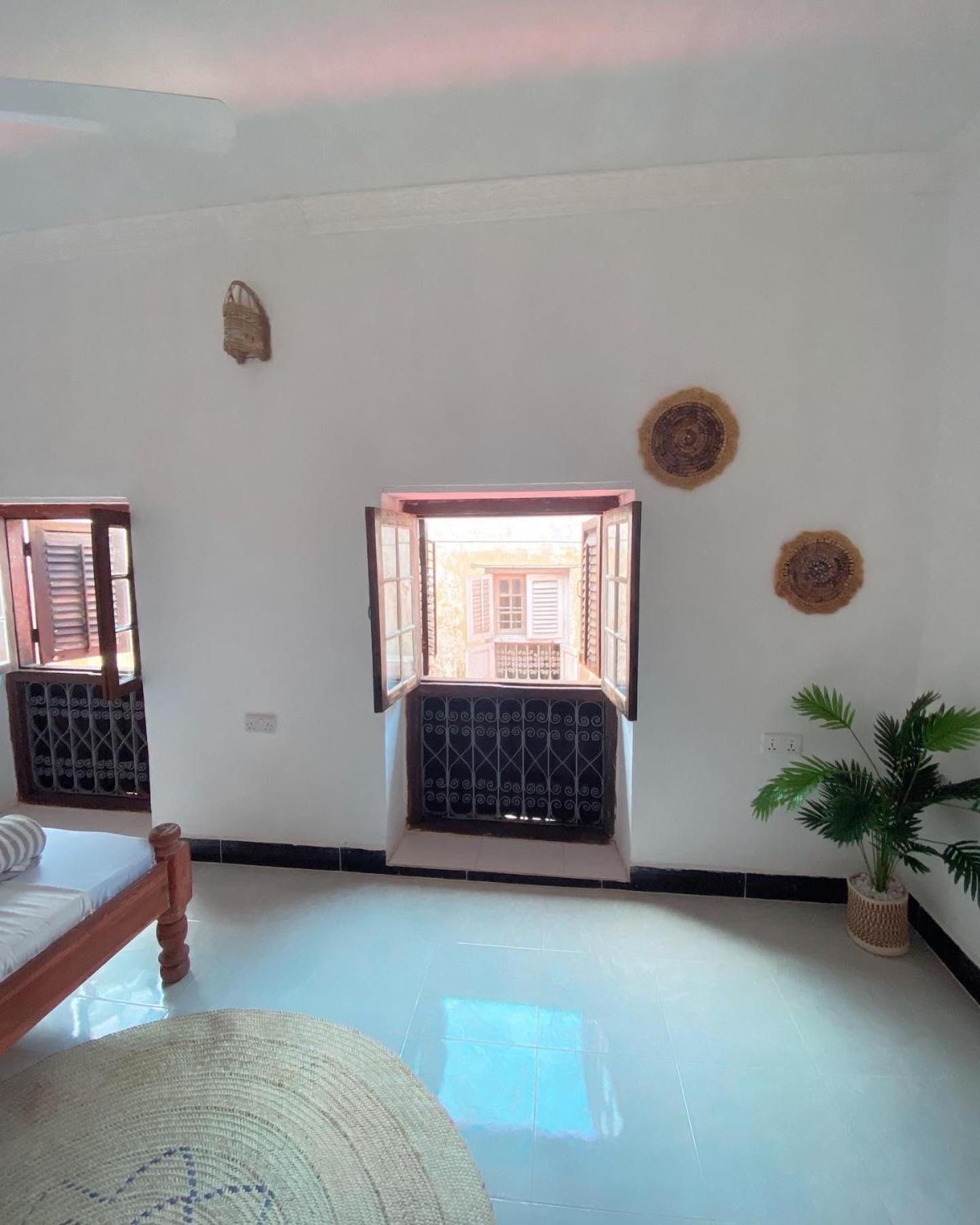 Nomad Cave- Stonetown Hotel Zanzibar Exterior photo